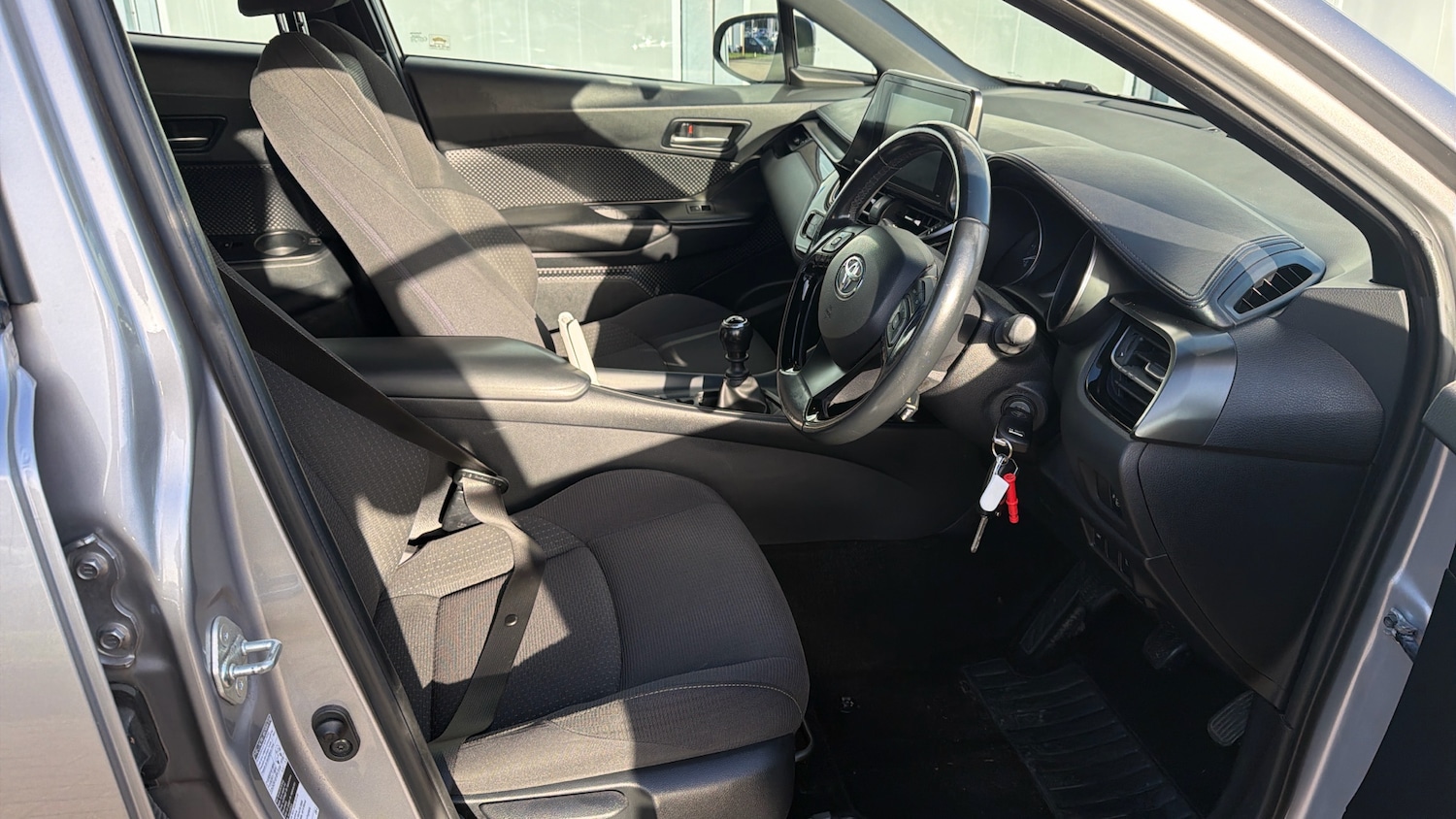 Used Toyota C-HR 2017 for sale - 76817374: Photo 11