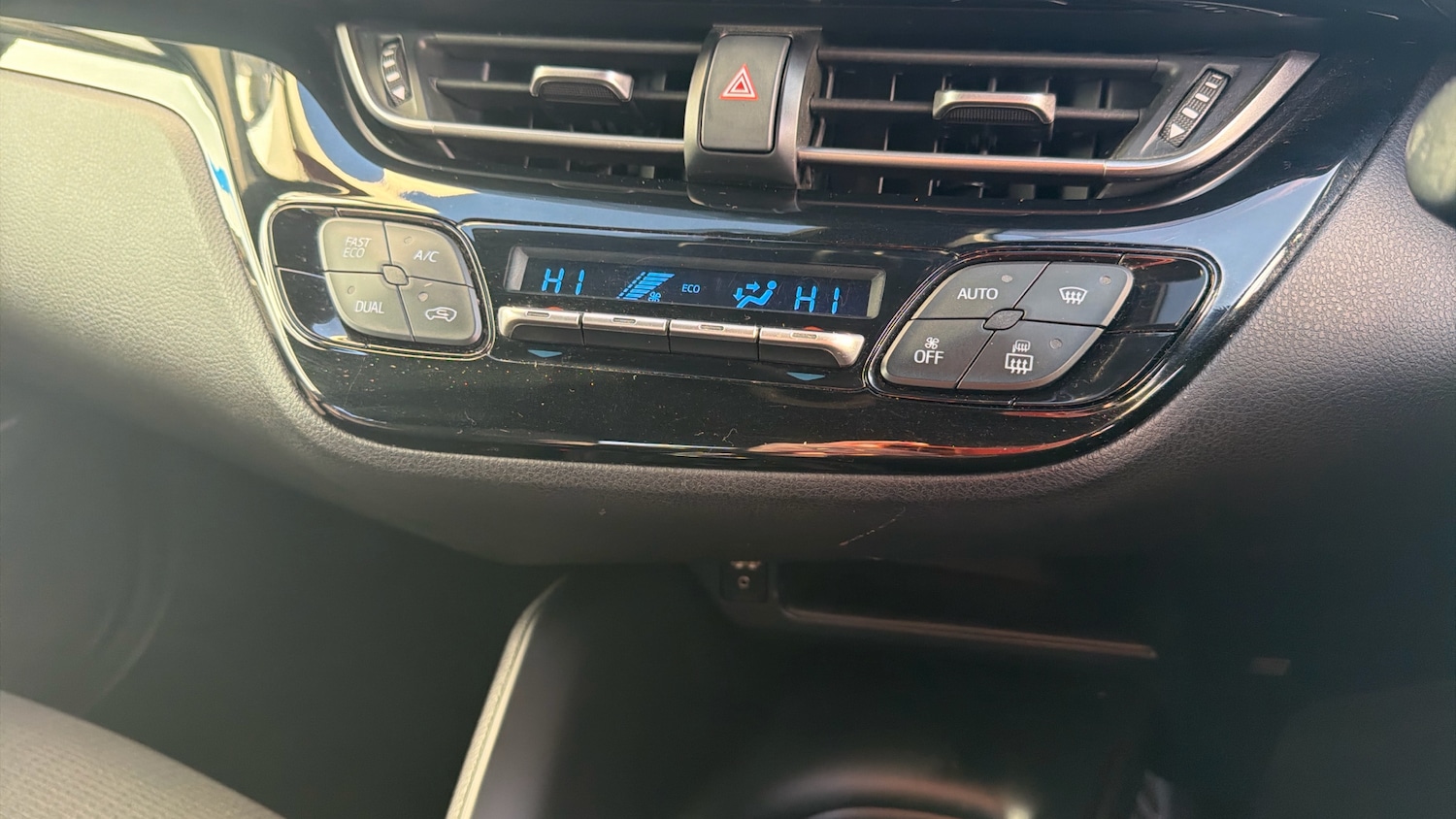 Used Toyota C-HR 2017 for sale - 76817374: Photo 29