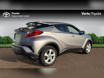 Used Toyota C-HR 2017 for sale - 76817374: Photo