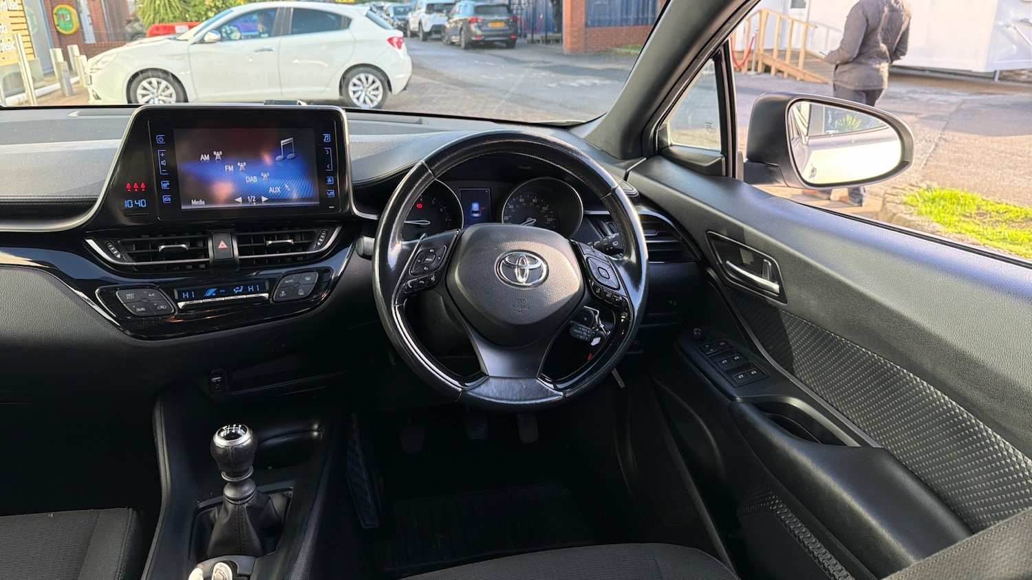 Used Toyota C-HR 2017 for sale - 76817374: Photo 6