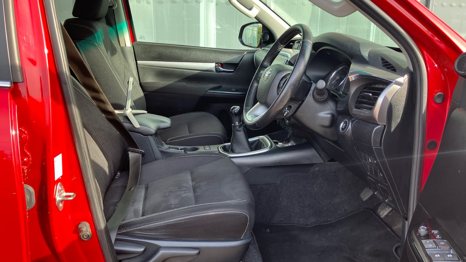 Used Toyota Hilux 2023 for sale - 76428625: Photo 11