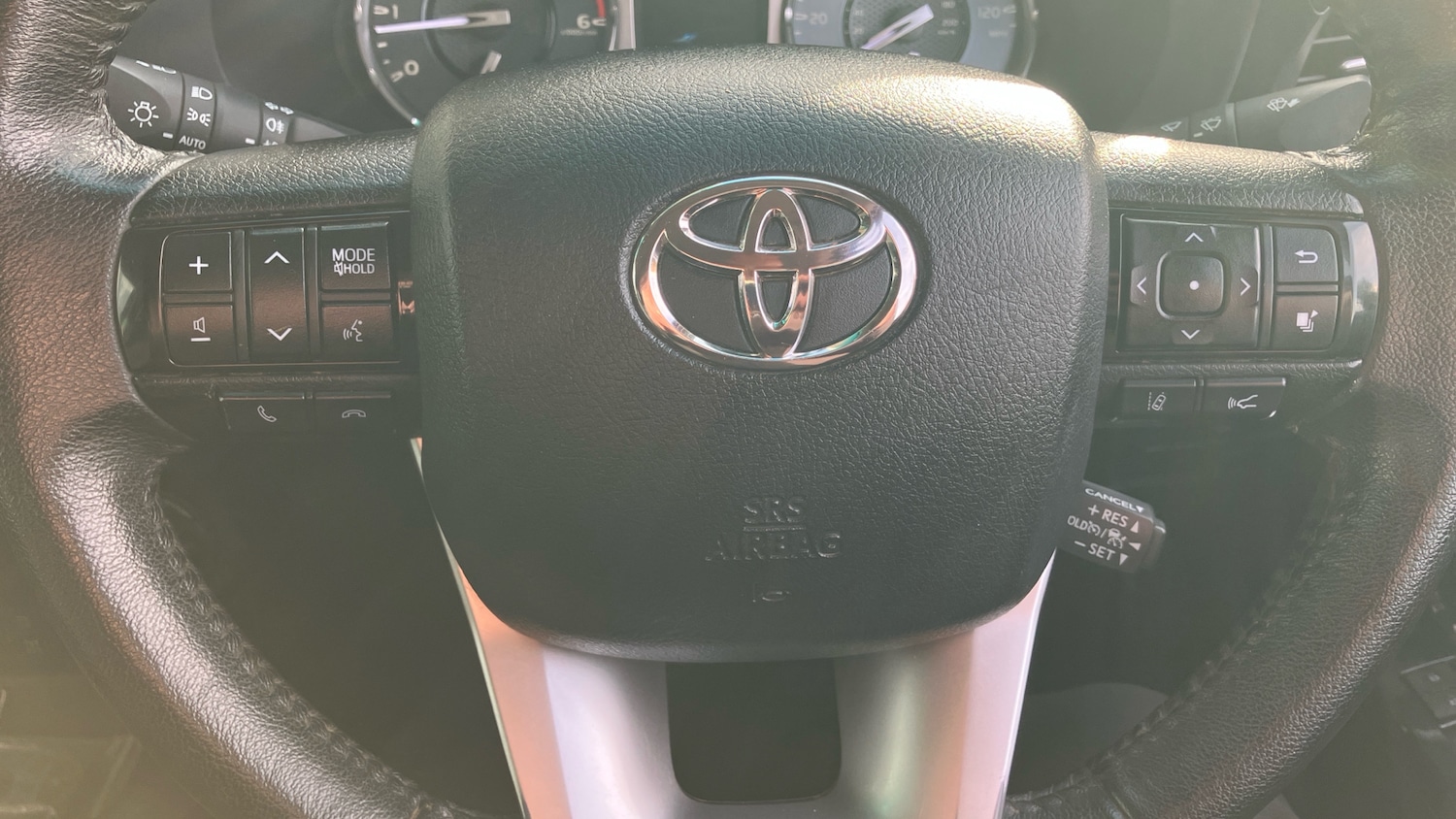 Used Toyota Hilux 2023 for sale - 76428625: Photo 27