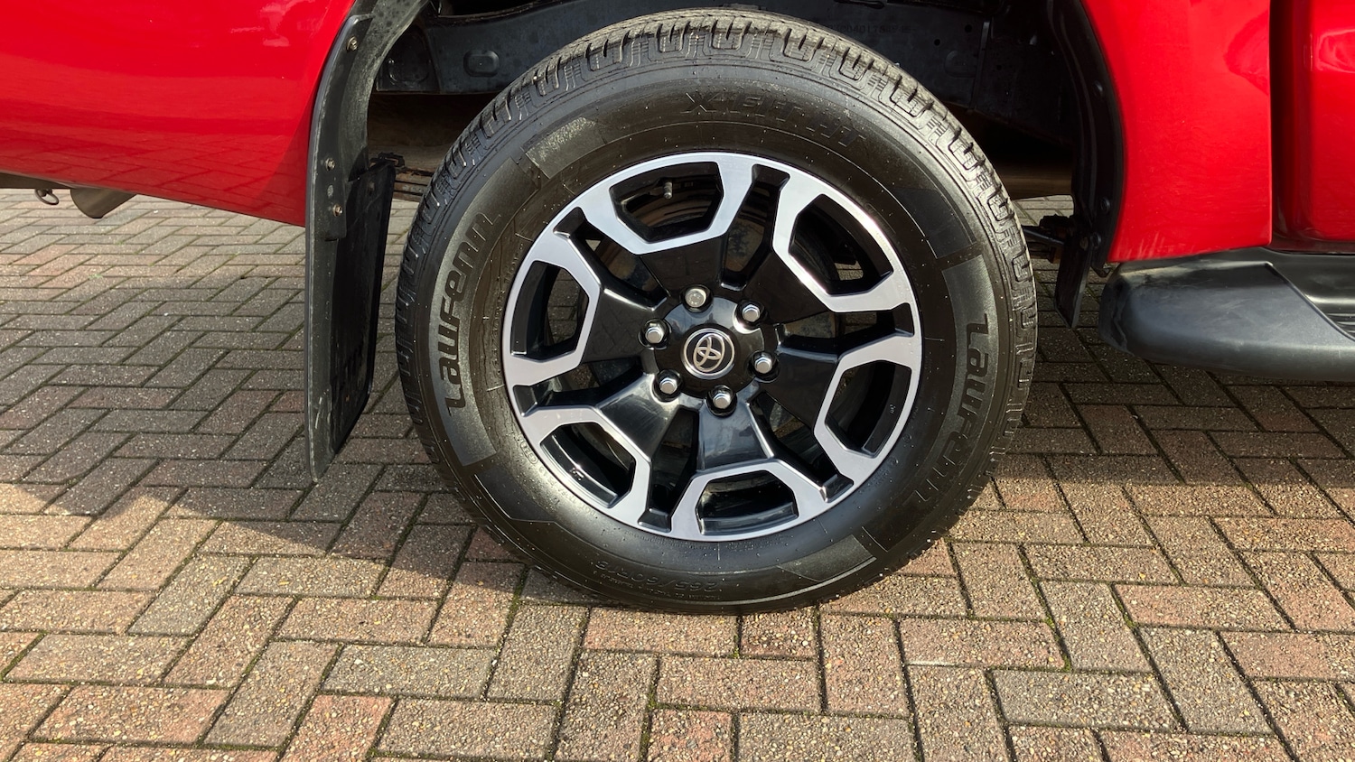 Used Toyota Hilux 2023 for sale - 76428625: Photo 31