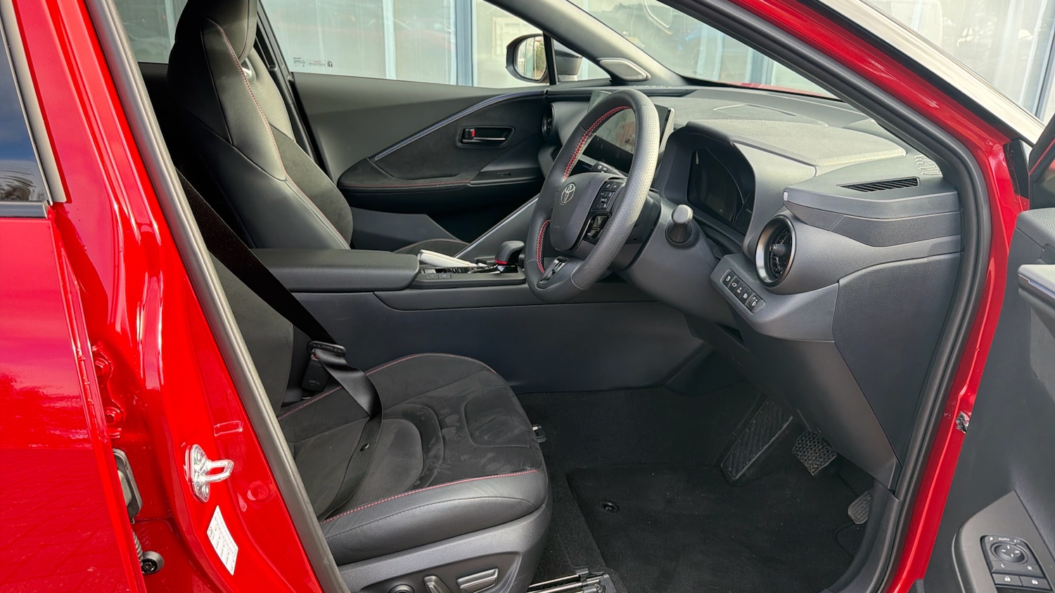 Used Toyota C-HR 2025 for sale - 77432489: Photo 11