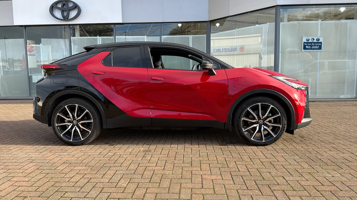 Used Toyota C-HR 2025 for sale - 77432489: Photo 16