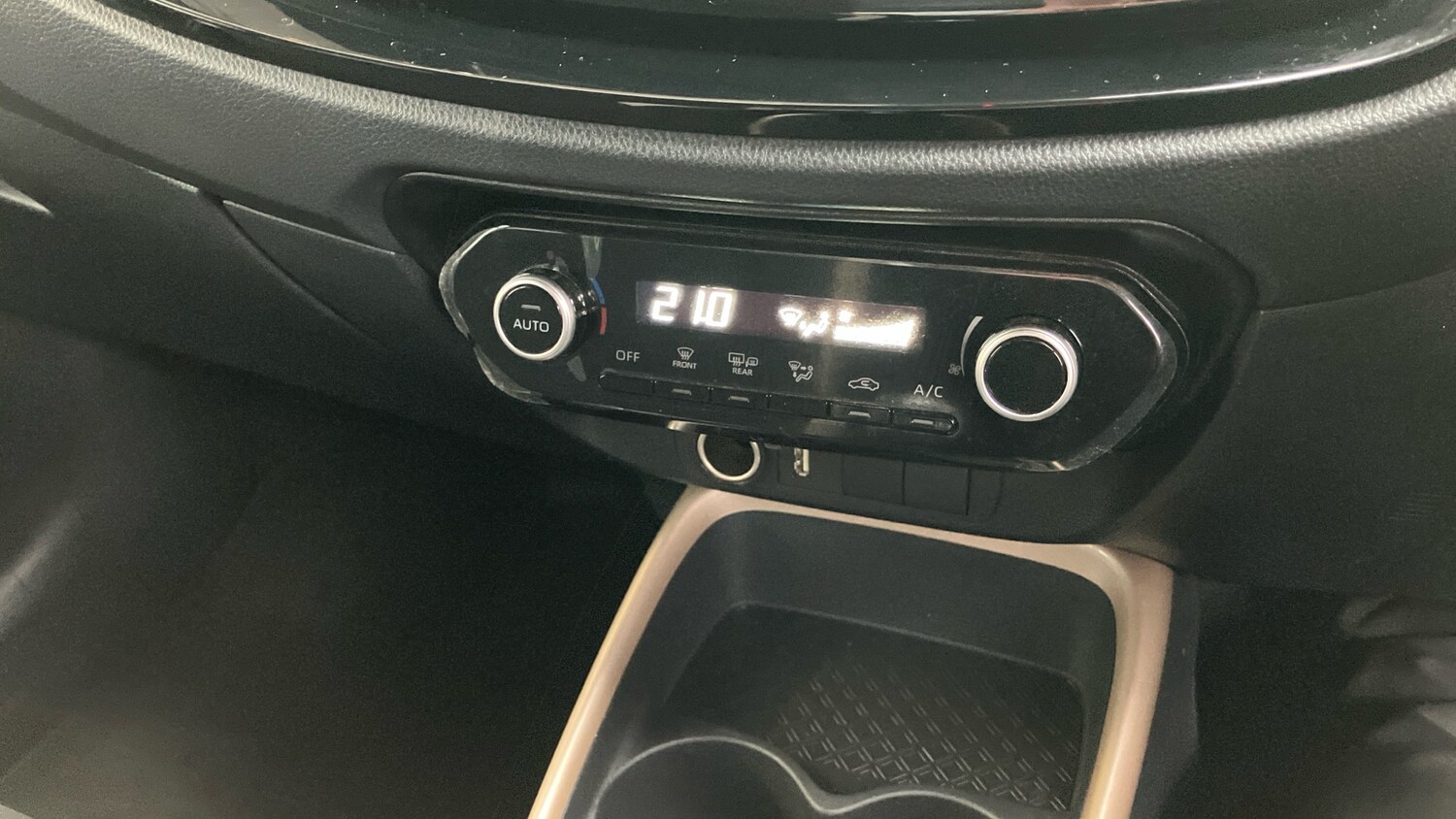 Used Toyota Aygo X 2022 for sale - 77518952: Photo 29