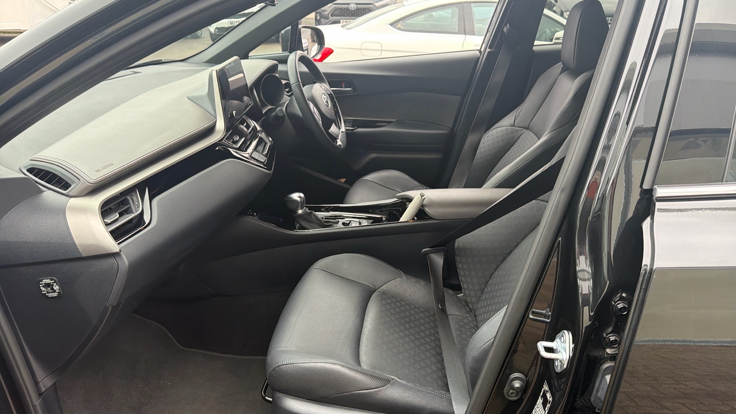 Used Toyota C-HR 2023 for sale - 77151931: Photo 10