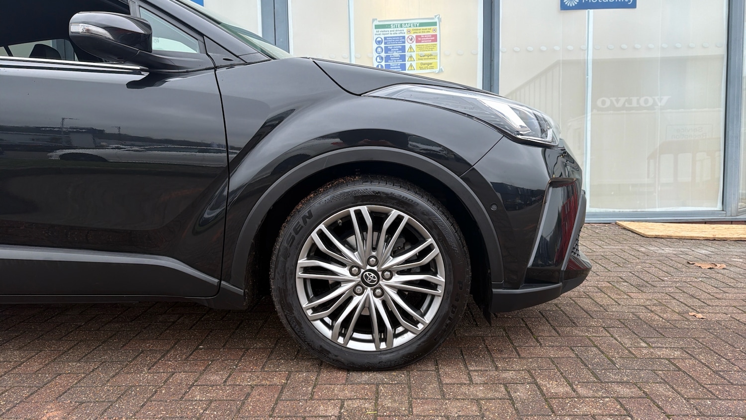 Used Toyota C-HR 2023 for sale - 77151931: Photo 18