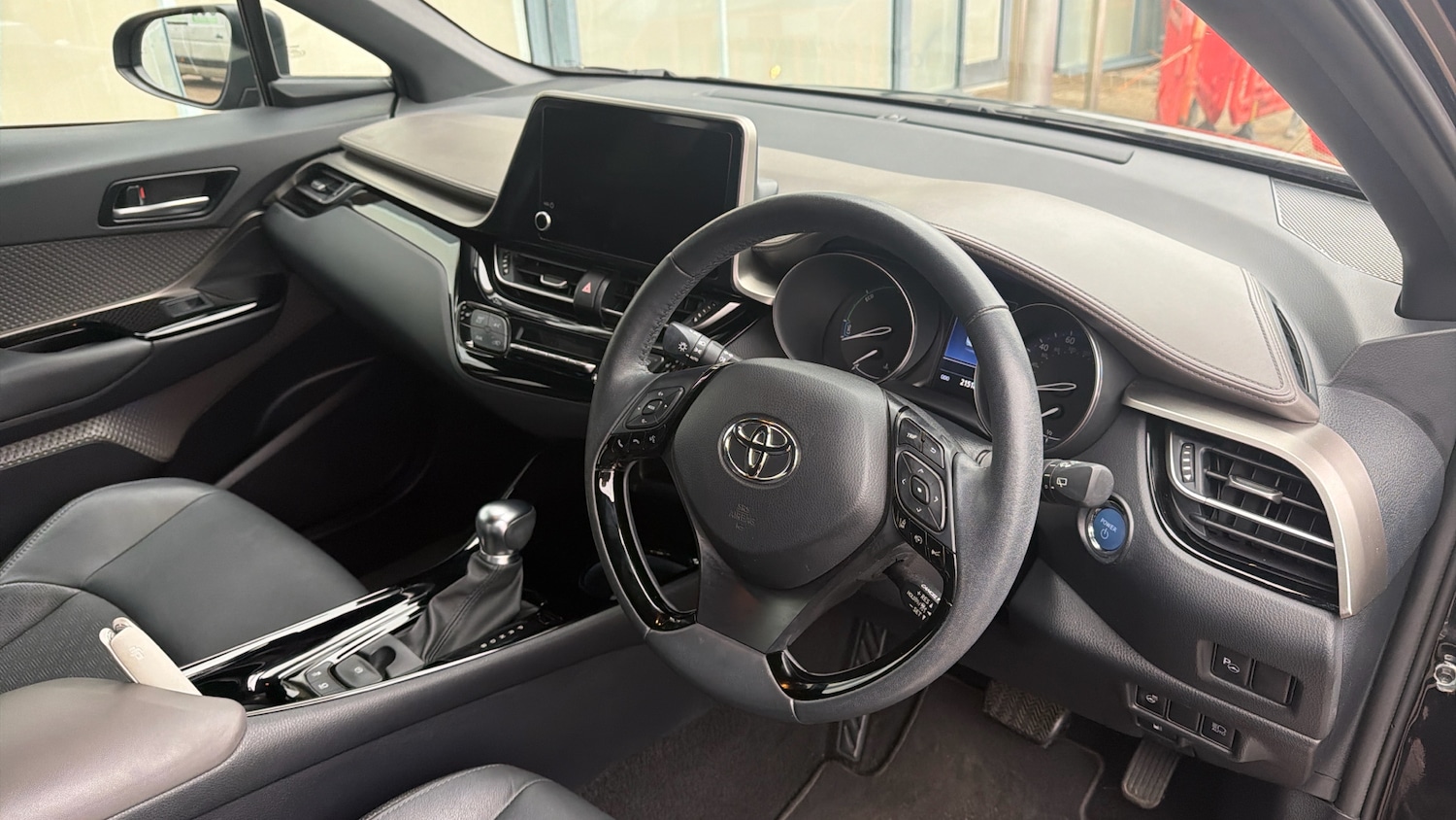 Used Toyota C-HR 2023 for sale - 77151931: Photo 25