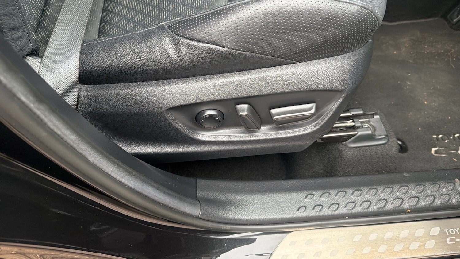 Used Toyota C-HR 2023 for sale - 77151931: Photo 27