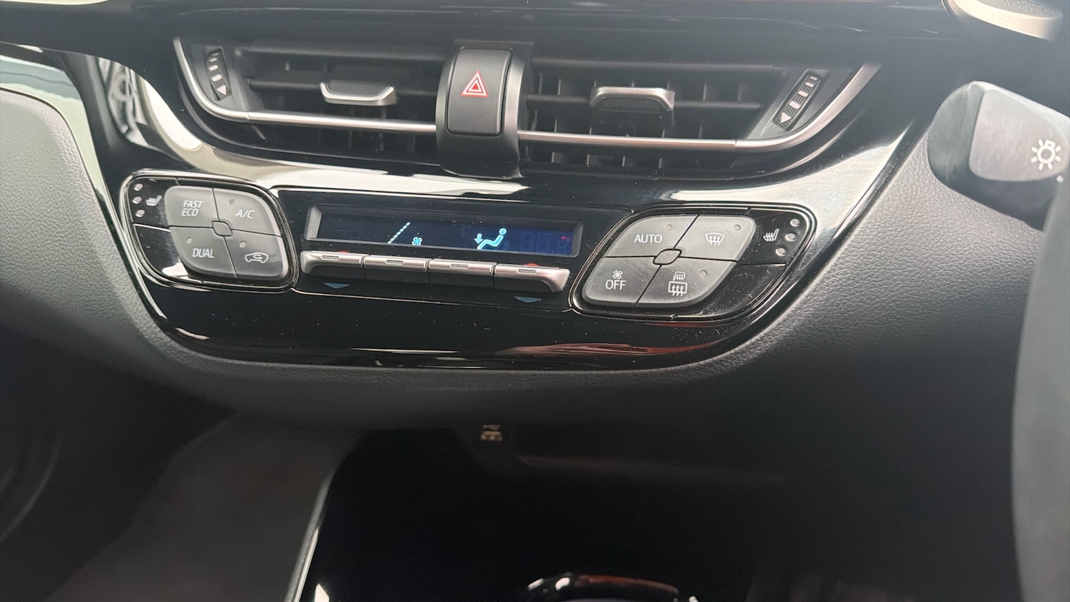 Used Toyota C-HR 2023 for sale - 77151931: Photo 30