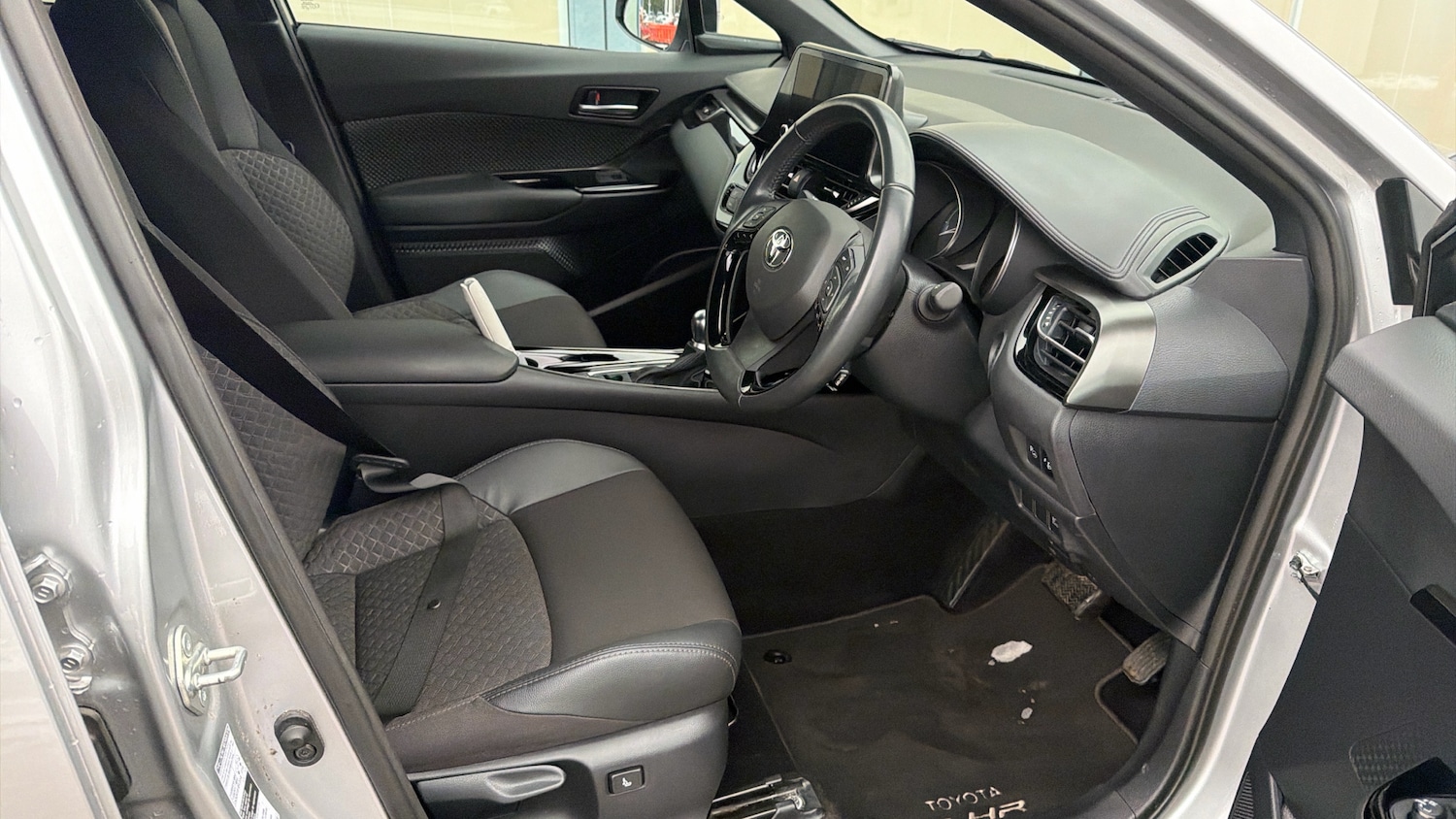 Used Toyota C-HR 2022 for sale - 77136116: Photo 11