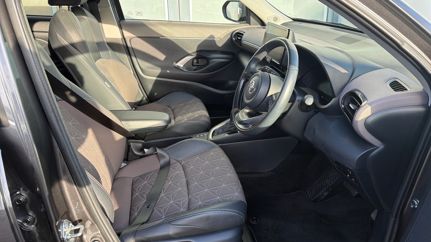 Used Toyota Yaris Cross 2022 for sale - 76817375: Photo 11