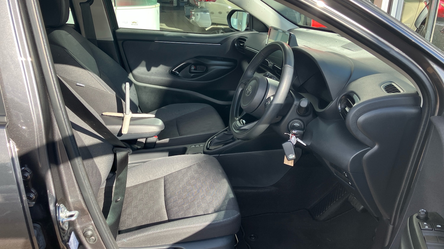 Used Toyota Yaris 2024 for sale - 76687076: Photo 11