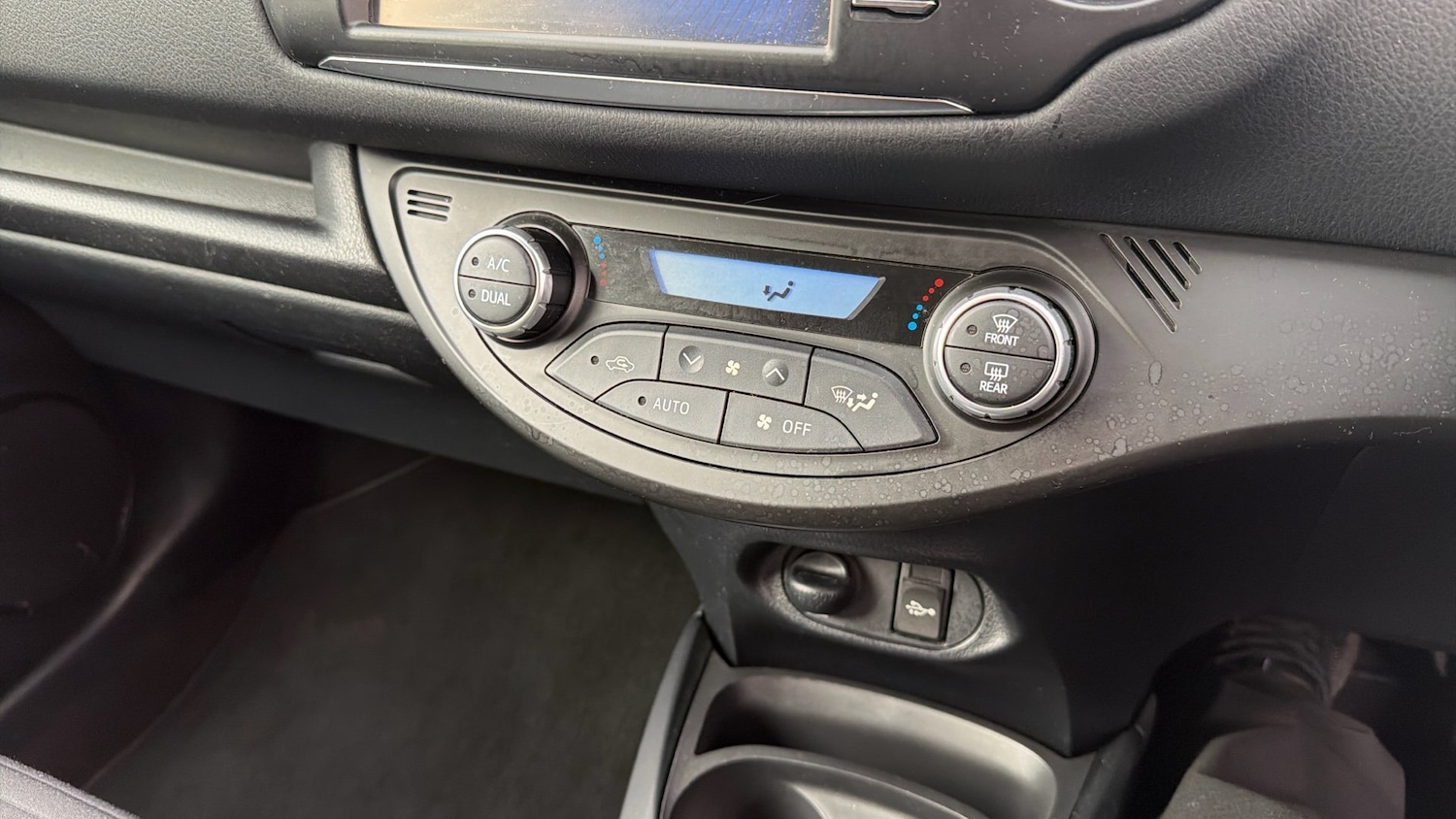 Used Toyota Yaris 2018 for sale - 76517515: Photo 28