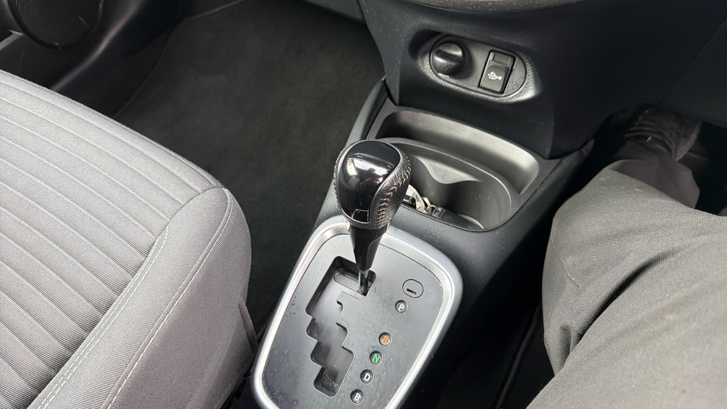 Used Toyota Yaris 2018 for sale - 76517515: Photo 29