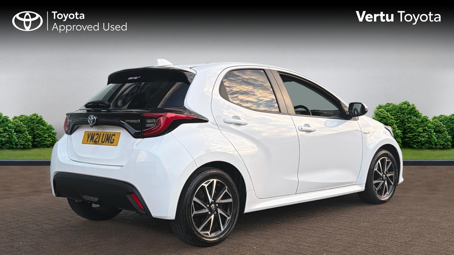 Used Toyota Yaris 2021 for sale - 76817373: Photo 2