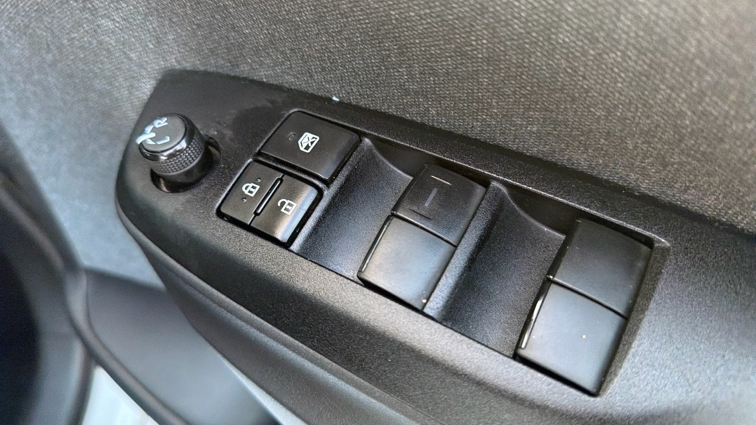 Used Toyota Yaris 2021 for sale - 76817373: Photo 26