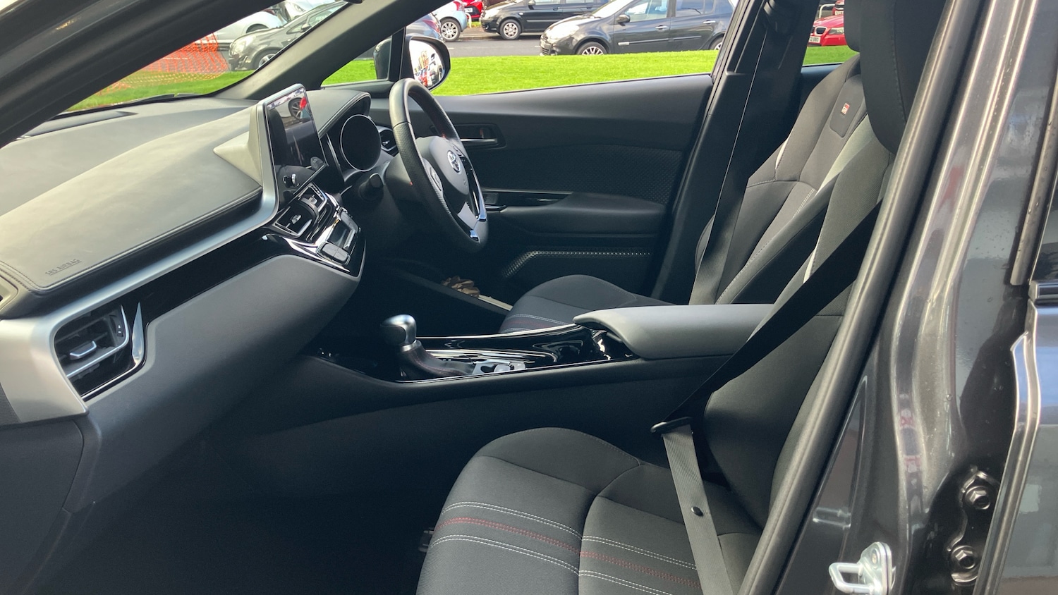 Used Toyota C-HR 2022 for sale - 76567658: Photo 10