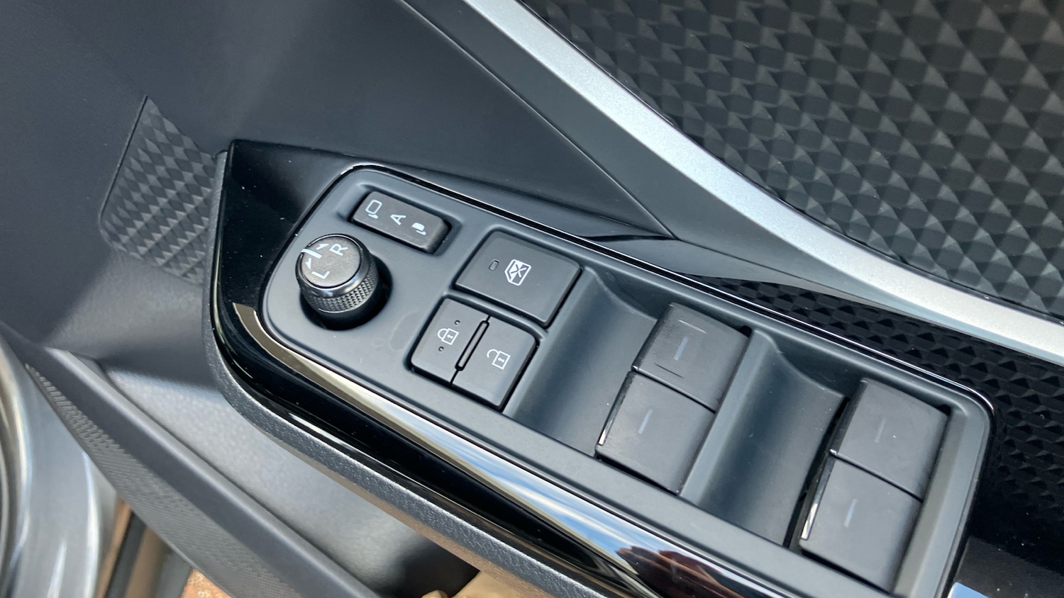 Used Toyota C-HR 2022 for sale - 76567658: Photo 26