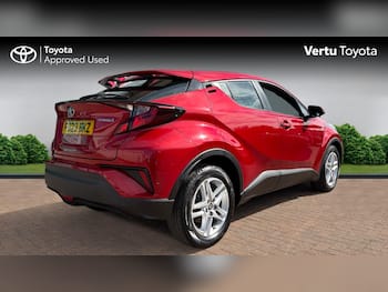 Used Toyota C-HR 2023 for sale - 79800799: Photo
