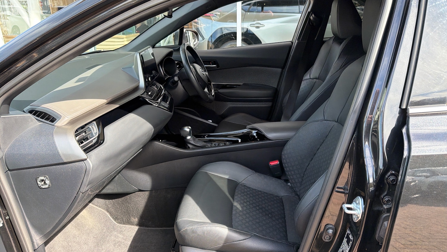 Used Toyota C-HR 2022 for sale - 78185888: Photo 5