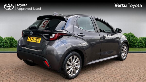 Used Toyota Yaris 2022 for sale - 76183177: Photo 2