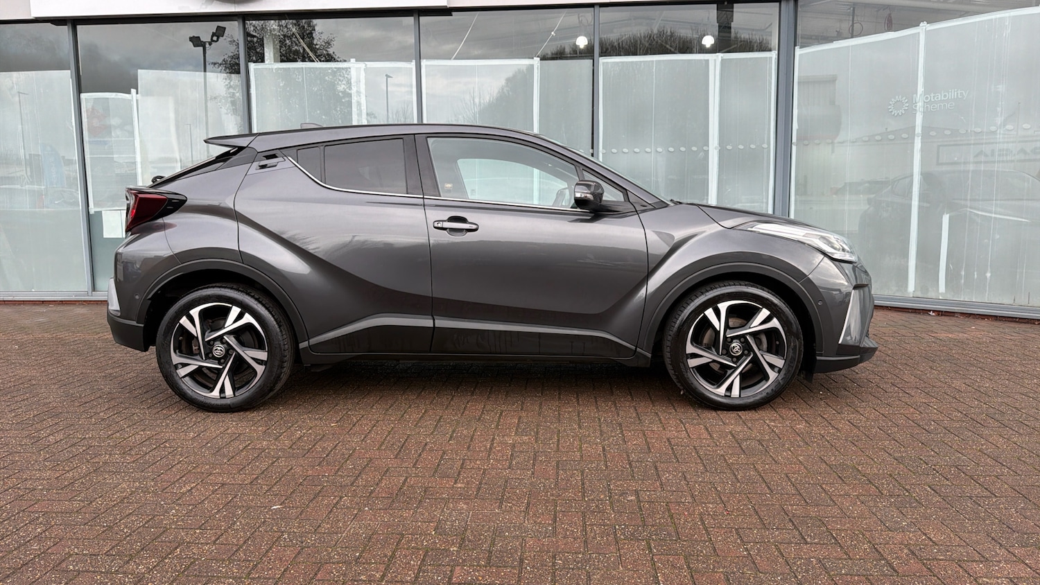 Used Toyota C-HR 2022 for sale - 76643252: Photo 16
