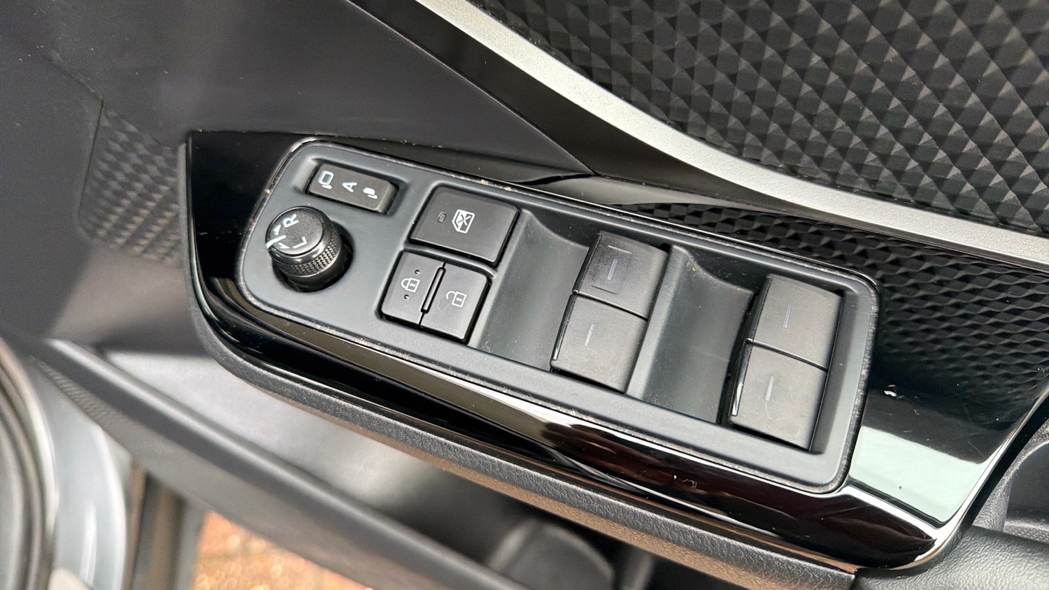 Used Toyota C-HR 2022 for sale - 76643252: Photo 26