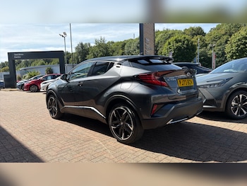 Used Toyota C-HR 2023 for sale - 79476294: Photo
