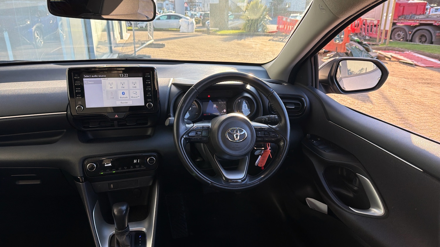 Used Toyota Yaris 2023 for sale - 77116393: Photo 6