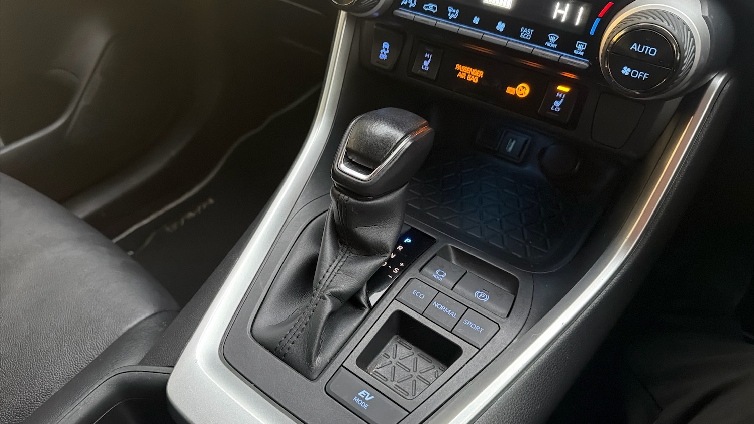 Used Toyota RAV4 2022 for sale - 77277204: Photo 32