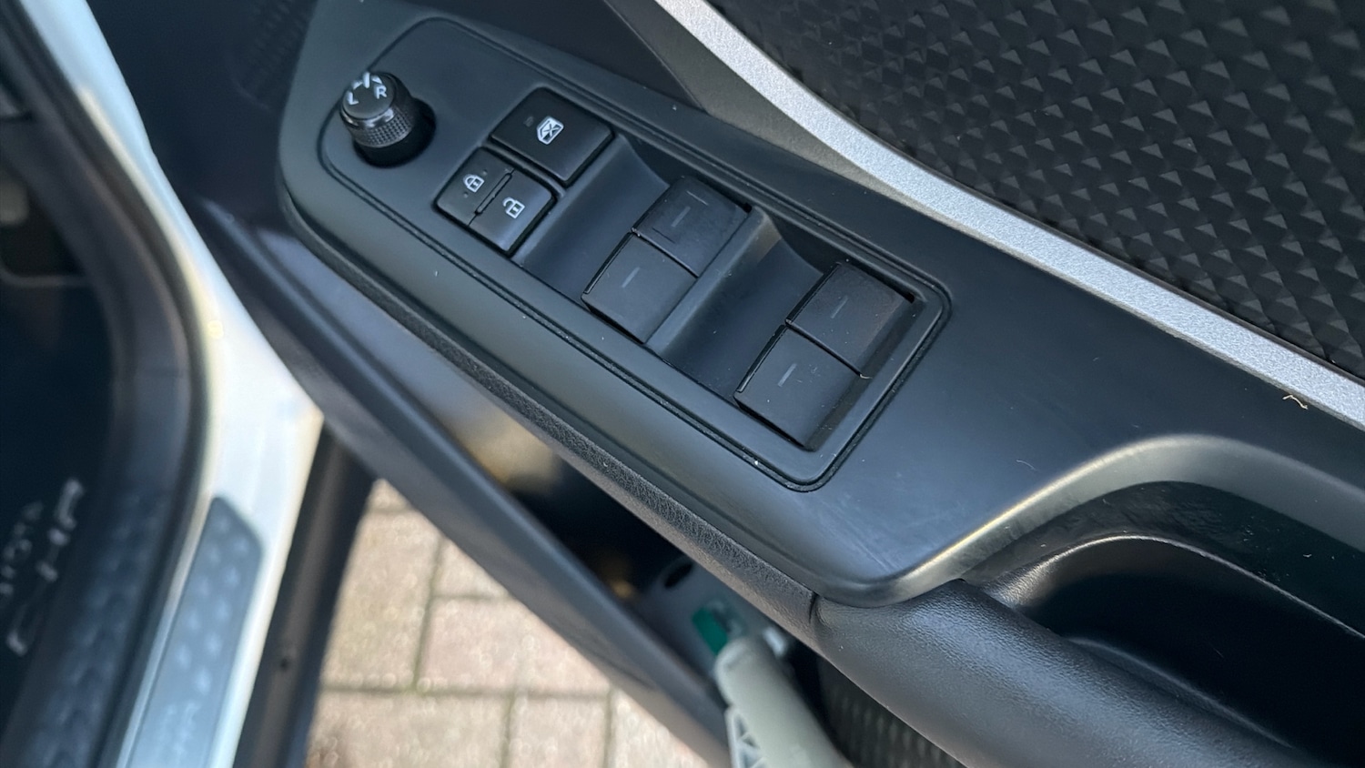 Used Toyota C-HR 2023 for sale - 77300292: Photo 26