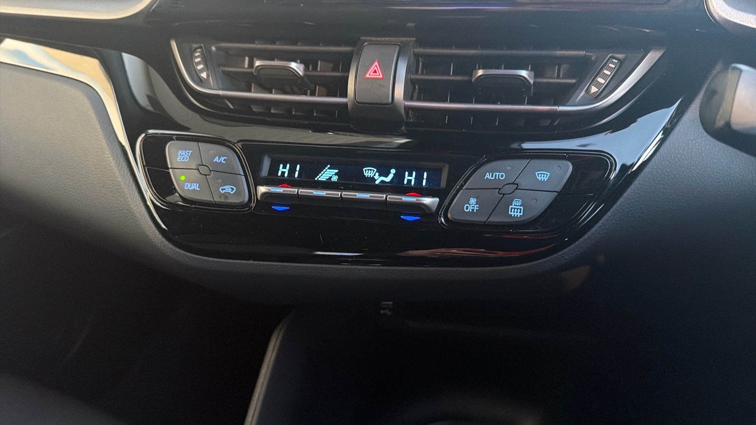 Used Toyota C-HR 2023 for sale - 77300292: Photo 30