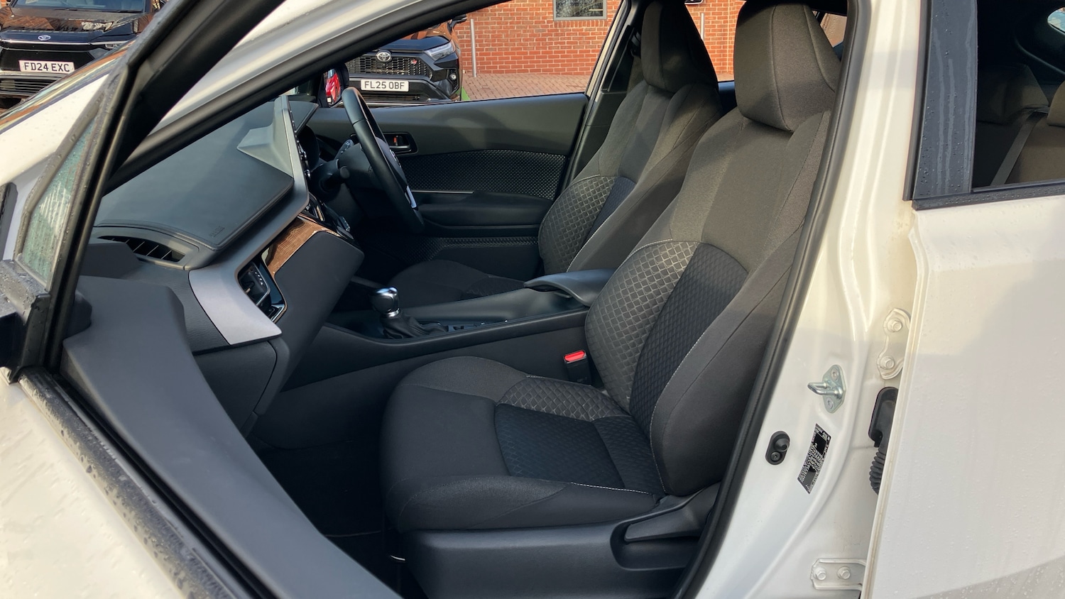 Used Toyota C-HR 2023 for sale - 77300292: Photo 43