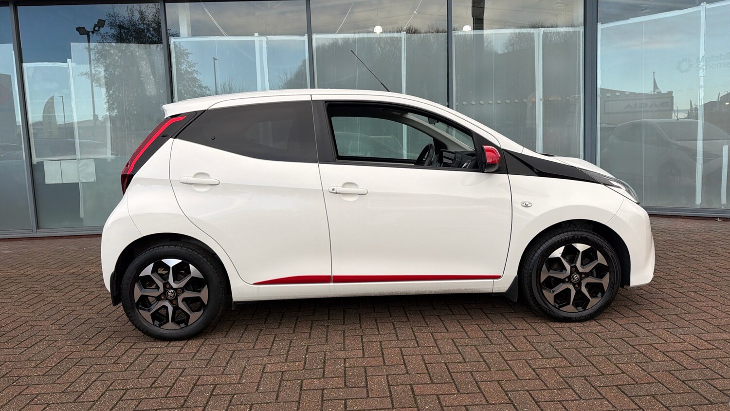 Used Toyota AYGO 2019 for sale - 76611170: Photo 16