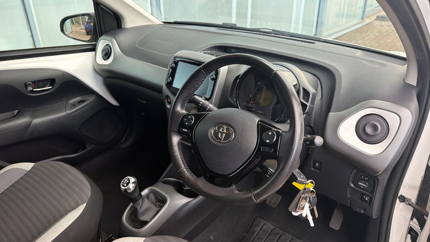 Used Toyota AYGO 2019 for sale - 76611170: Photo 25