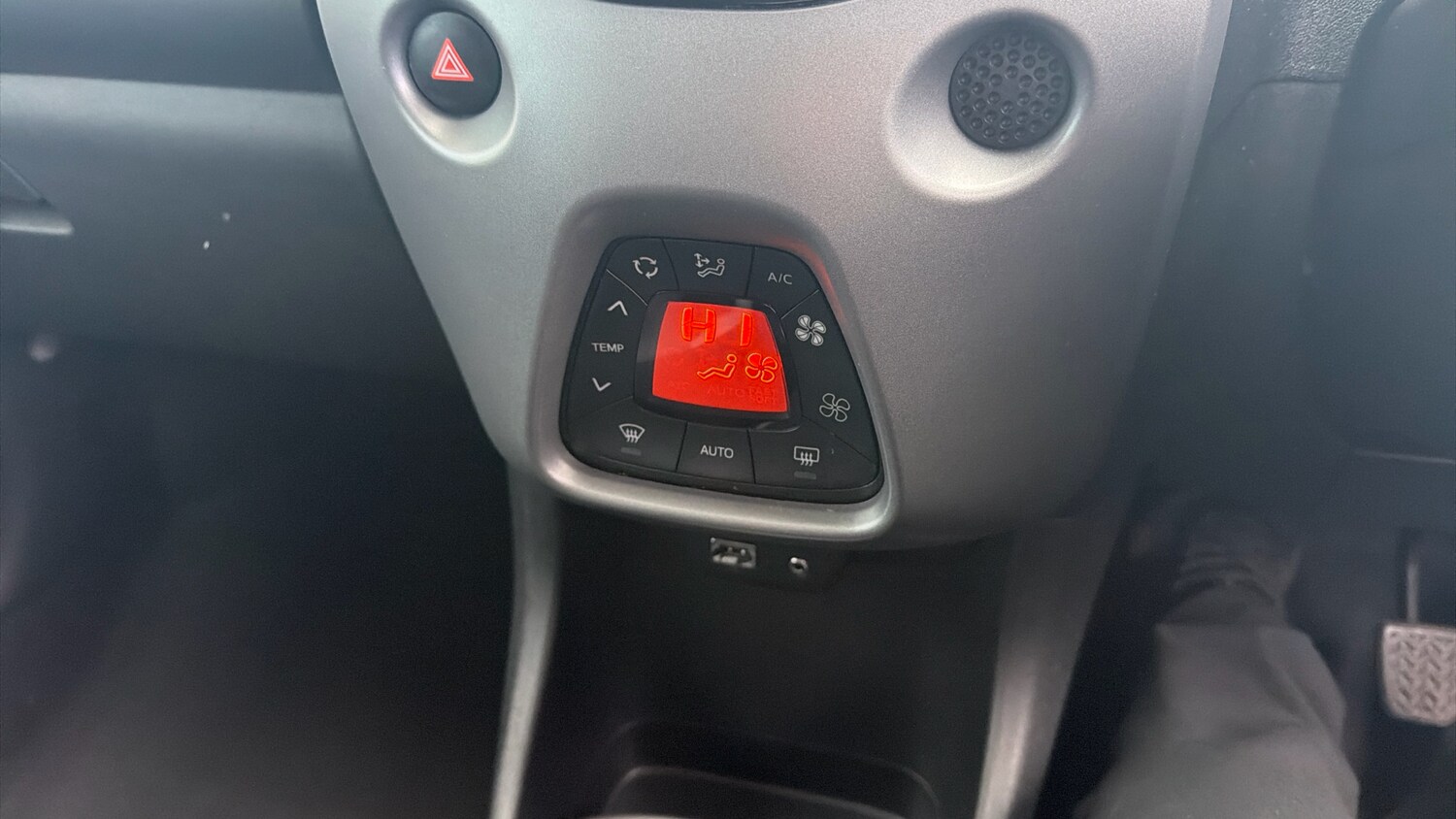 Used Toyota AYGO 2019 for sale - 76611170: Photo 28