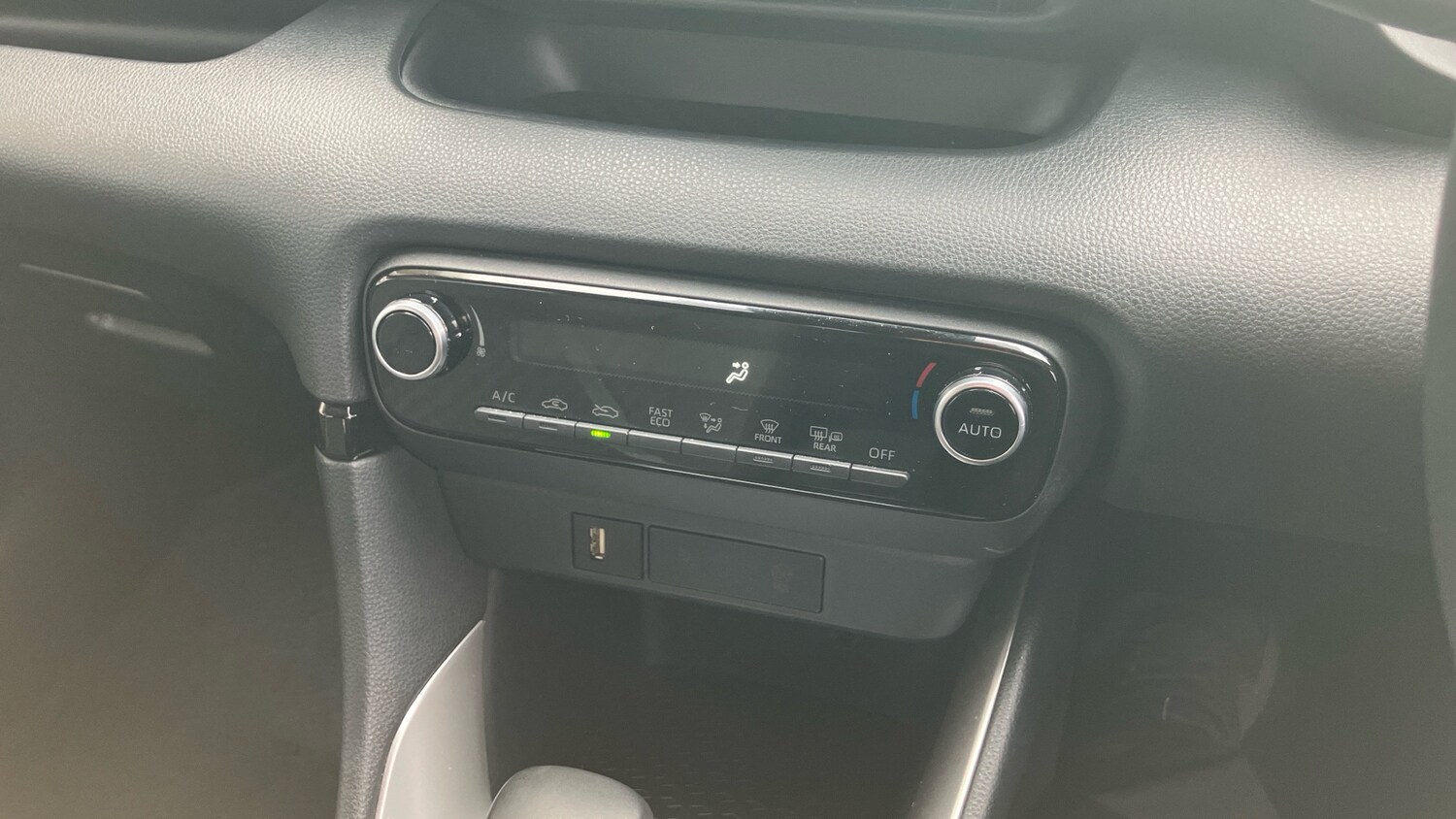 Used Toyota Yaris 2022 for sale - 76290478: Photo 28