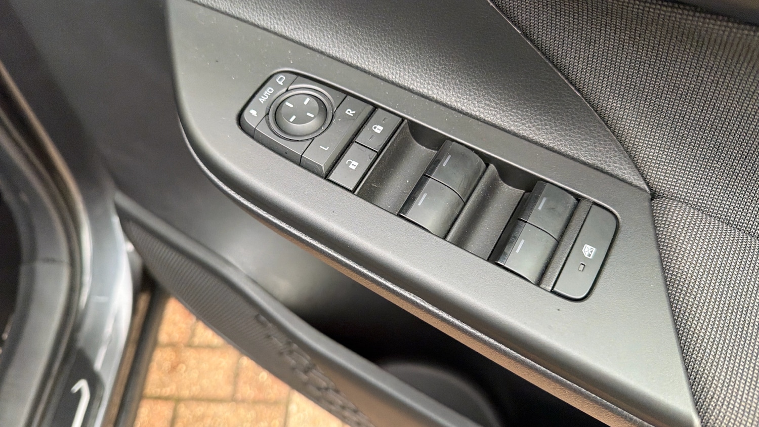 Used Toyota C-HR 2025 for sale - 77326707: Photo 26