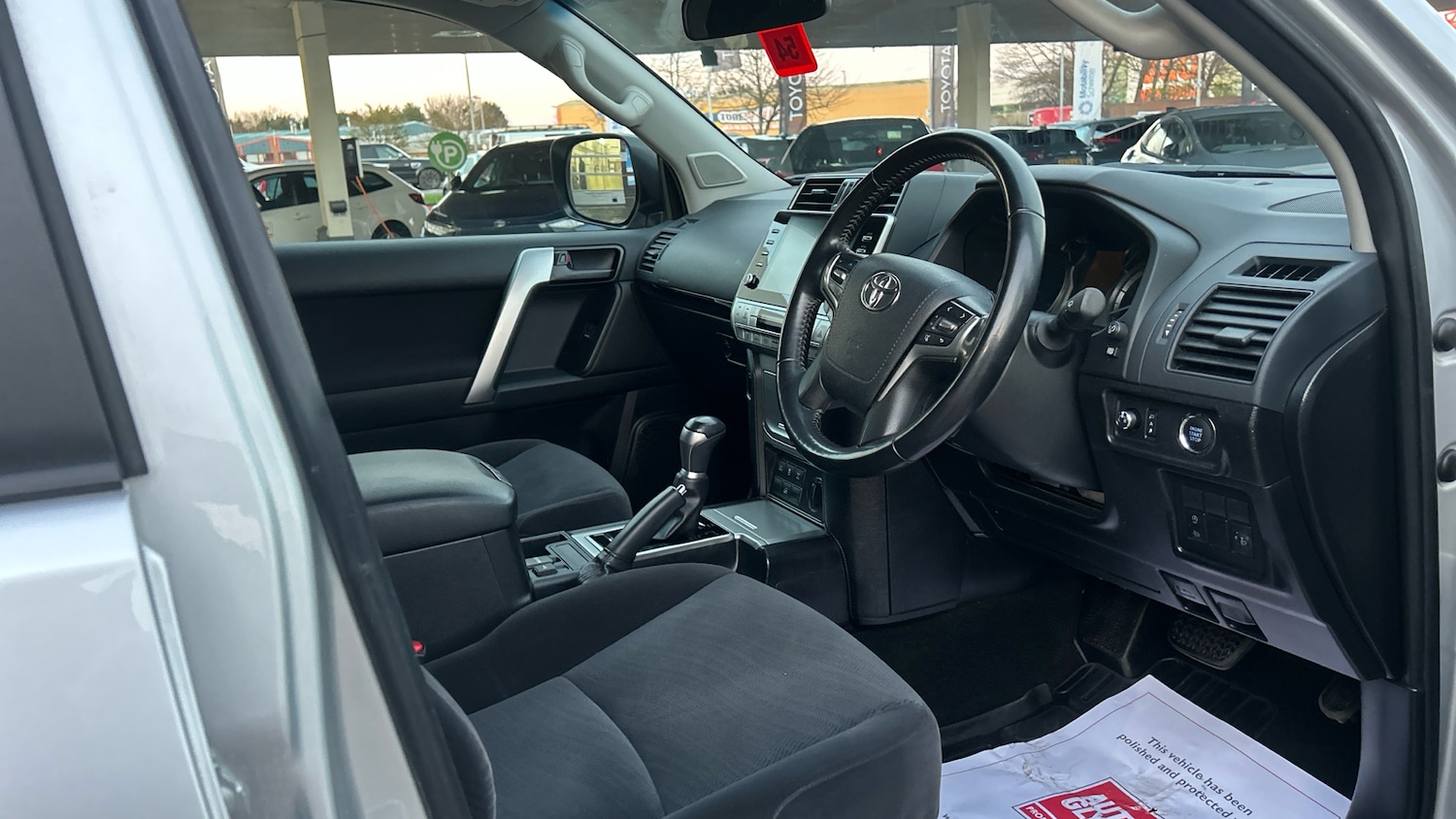 Used Toyota Land Cruiser 2022 for sale - 77760498: Photo 11