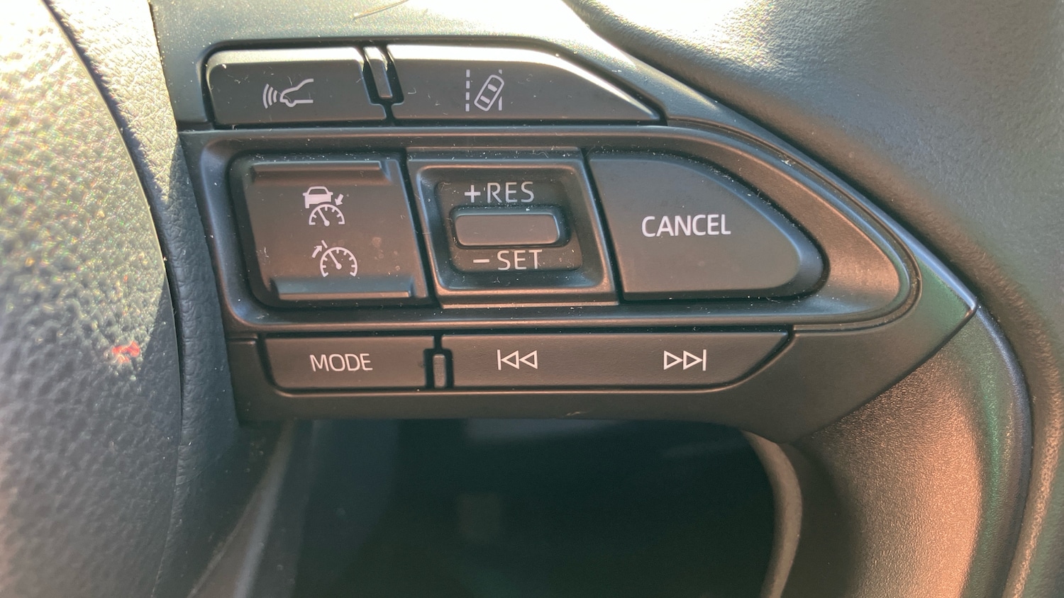 Used Toyota Yaris Cross 2023 for sale - 76299313: Photo 28