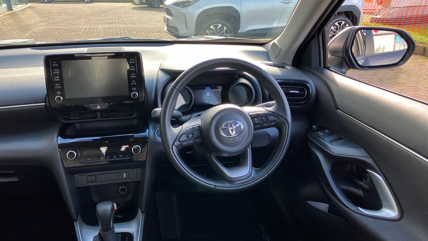Used Toyota Yaris Cross 2023 for sale - 76299313: Photo 6