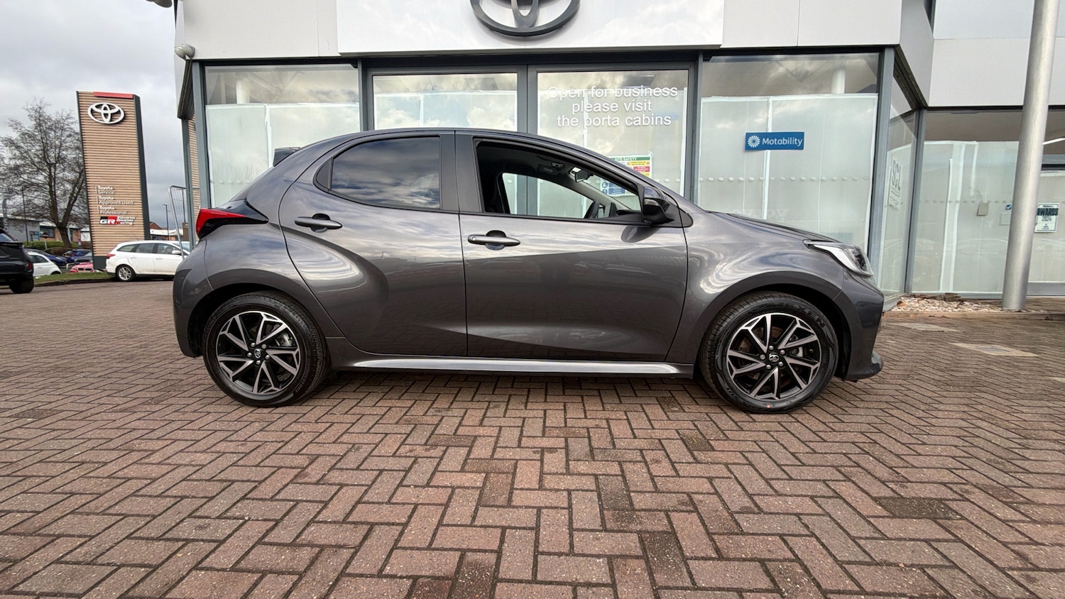 Used Toyota Yaris 2023 for sale - 77260712: Photo 16