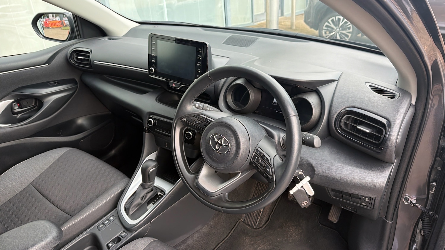 Used Toyota Yaris 2023 for sale - 77260712: Photo 25