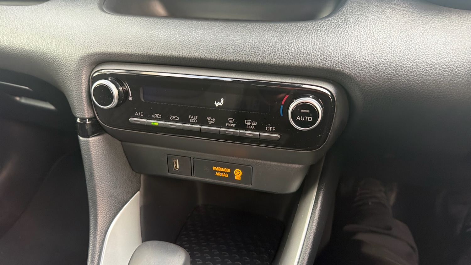 Used Toyota Yaris 2023 for sale - 77260712: Photo 29