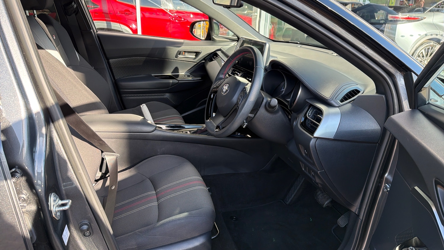 Used Toyota C-HR 2023 for sale - 77983572: Photo 11