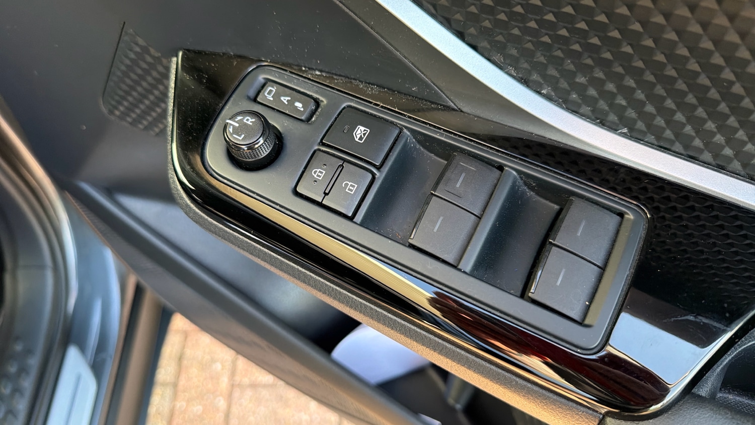 Used Toyota C-HR 2023 for sale - 77983572: Photo 26