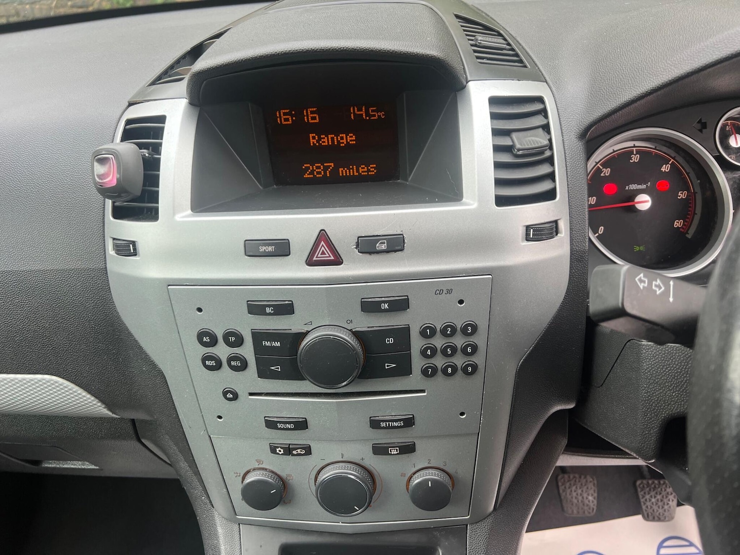 Used Vauxhall Zafira 2010 for sale - 76136515: Photo 20