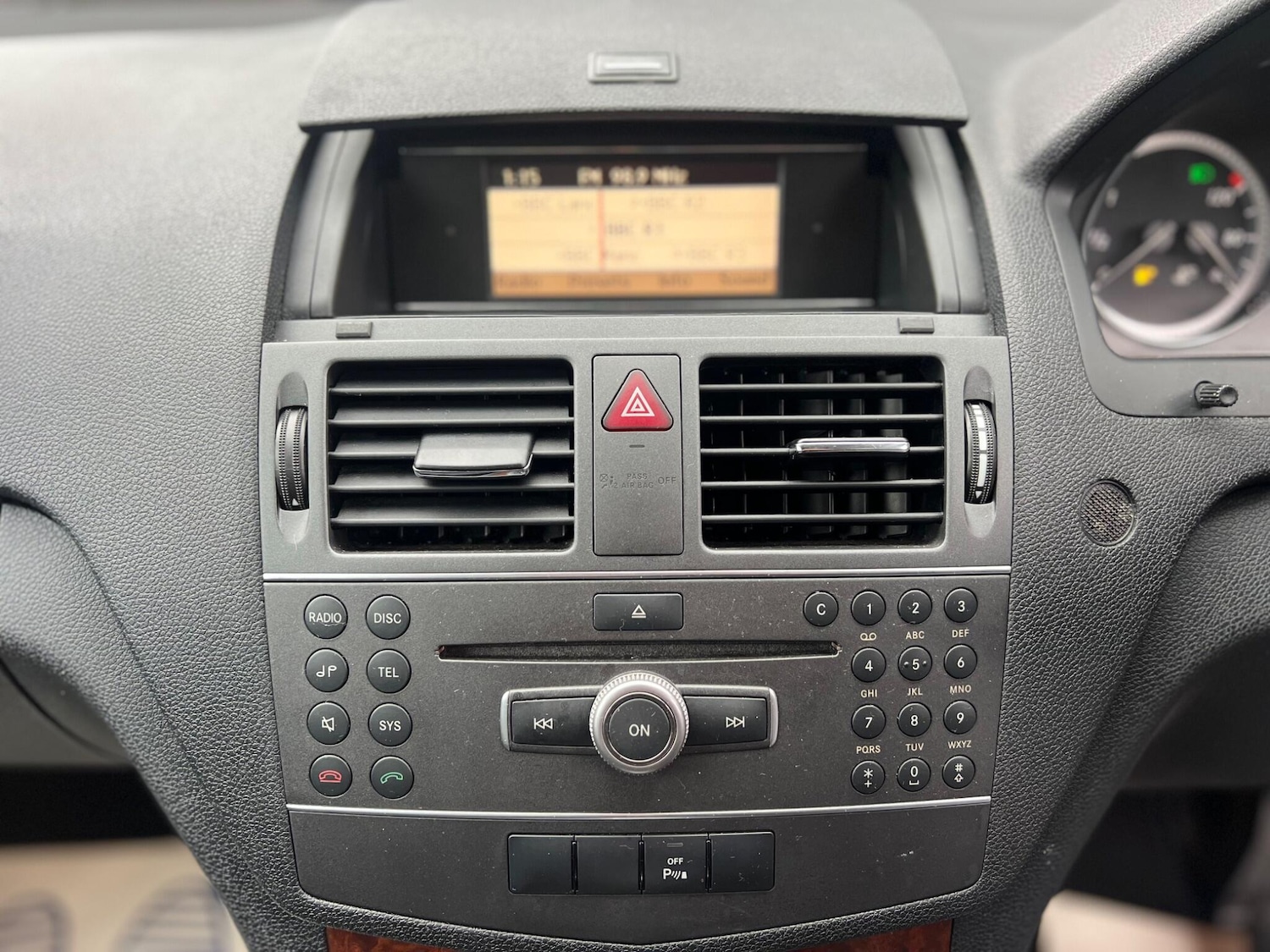 Used Mercedes-Benz C Class 2010 for sale - 77468173: Photo 17